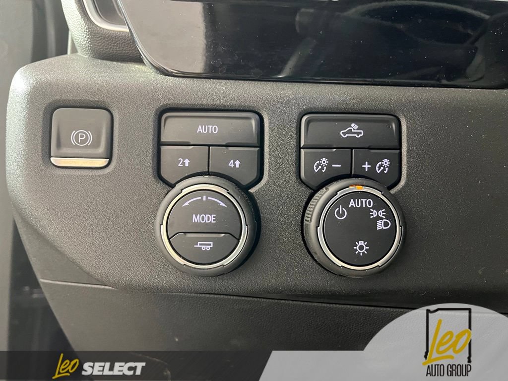 Used 2023 Chevrolet Silverado 1500 LT AWD/4WD image 25