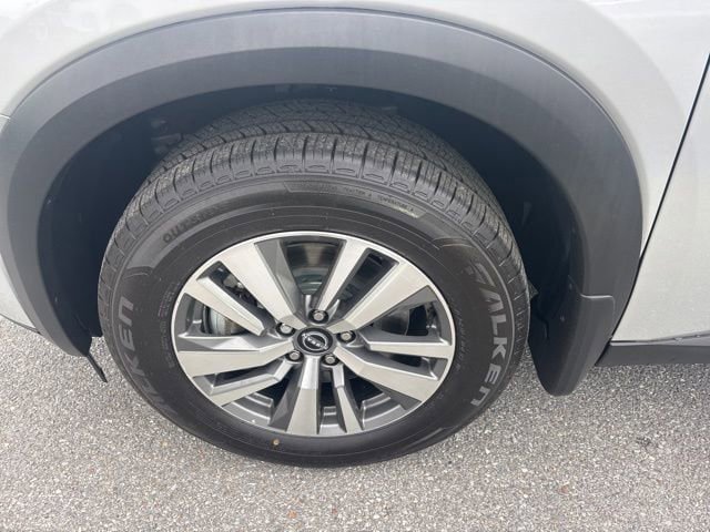 Used 2023 Nissan Pathfinder SL AWD/4WD image 8