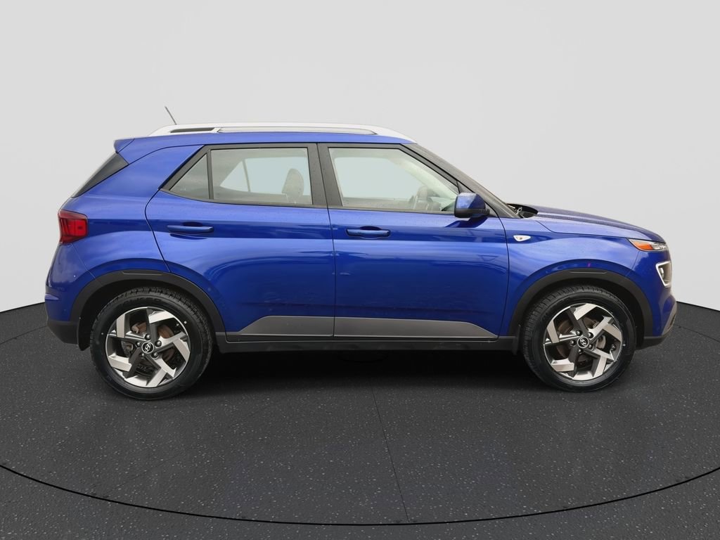 Certified 2024 Hyundai Venue Limited FWD image 9