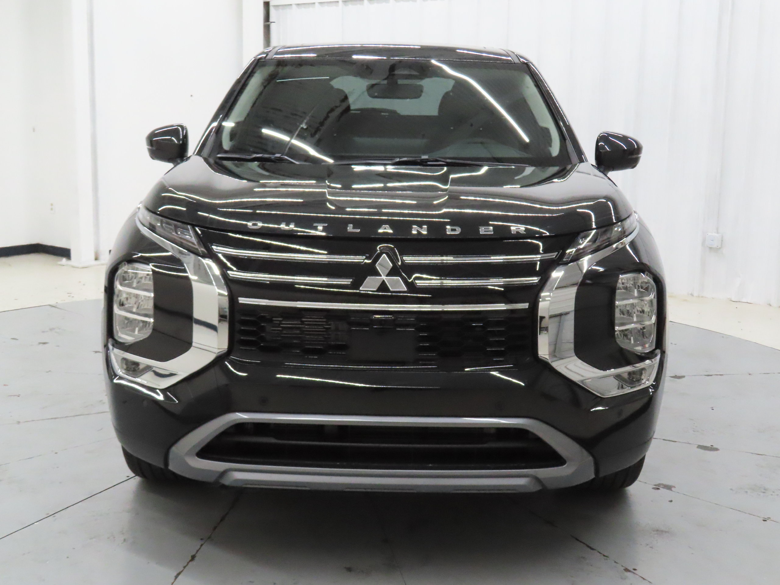 New 2026 Mitsubishi Outlander SE FWD image 9