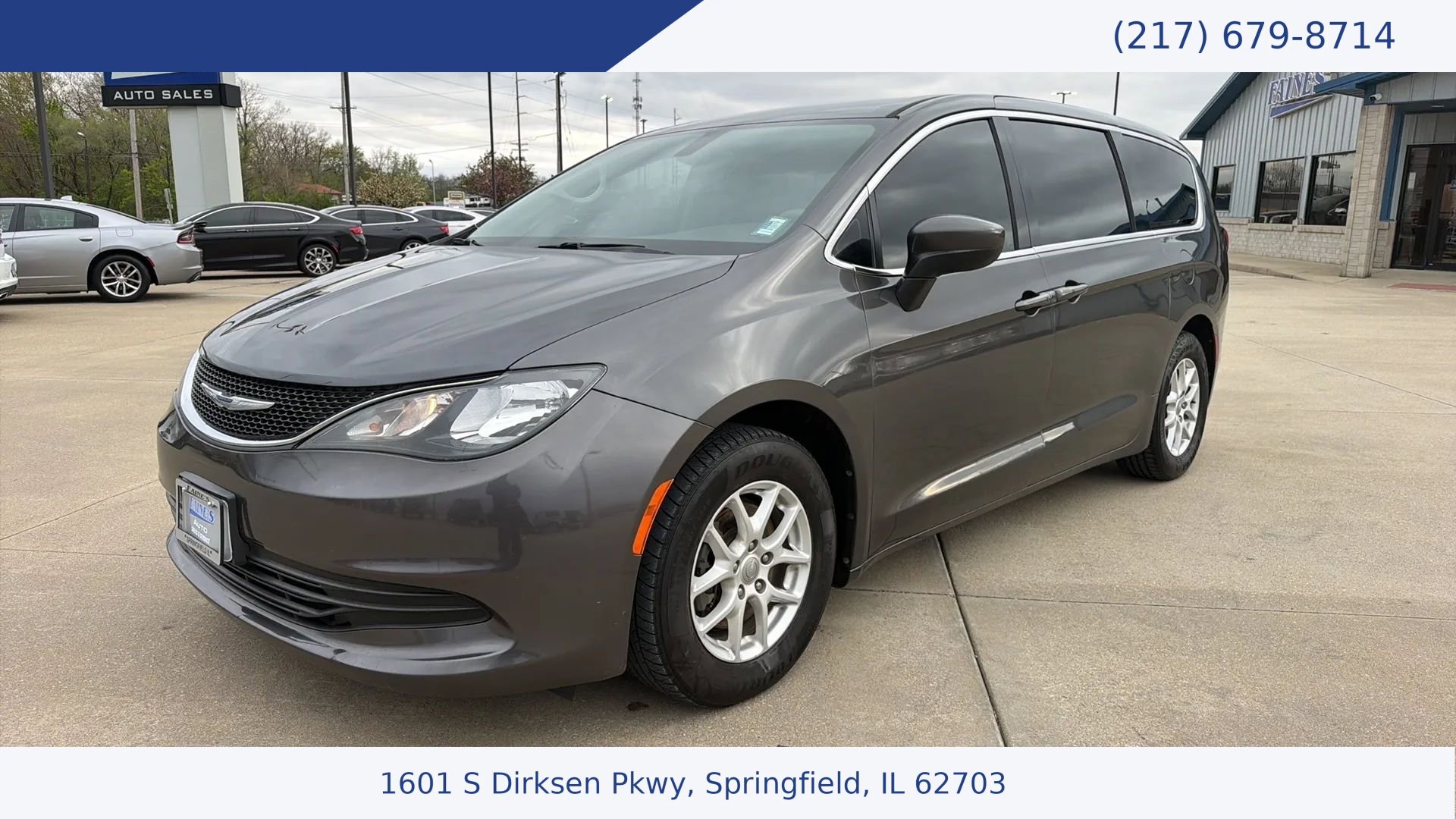 Used 2017 Chrysler Pacifica Touring image 1