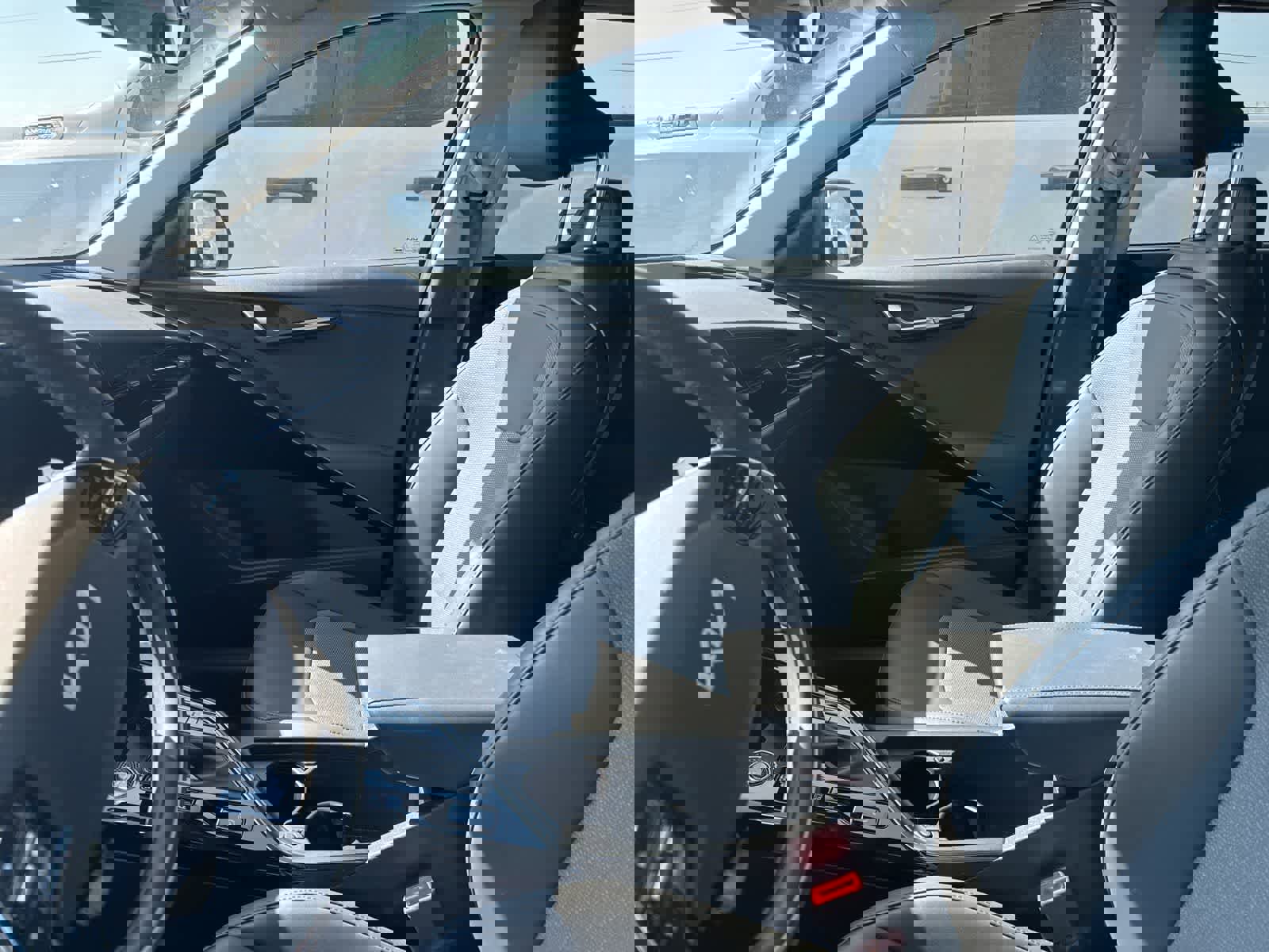 Used 2023 Kia Niro EX image 30