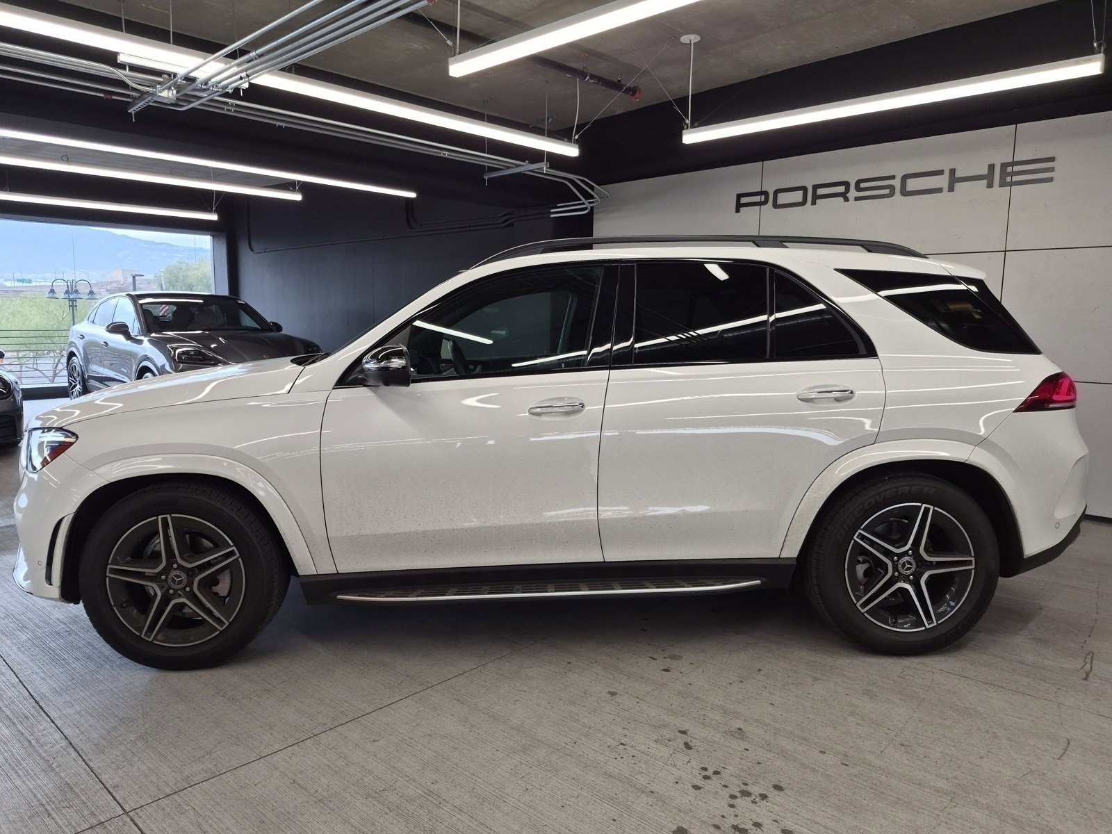 Used 2022 Mercedes-Benz GLE 350 4MATIC image 2