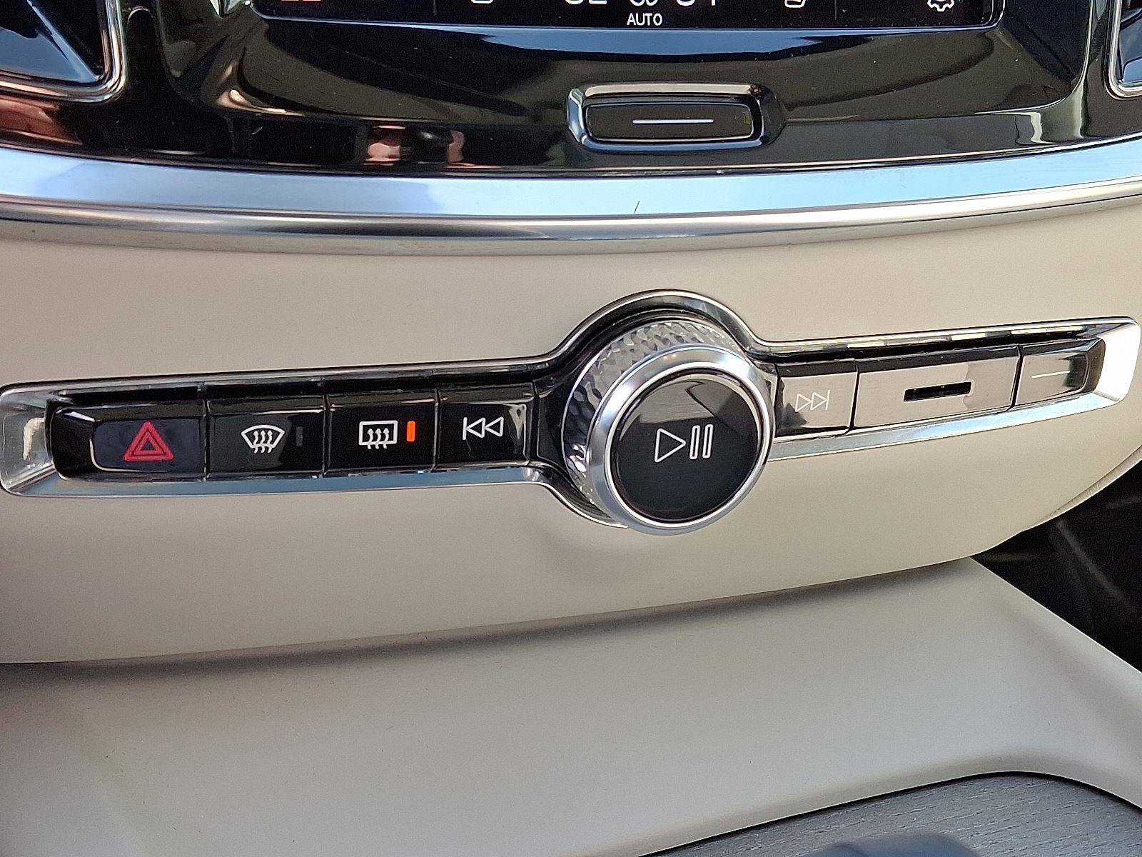 Certified 2024 Volvo V60 B5 Cross Country Plus image 16