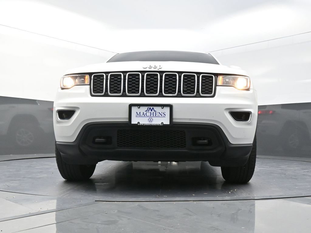 Used 2019 Jeep Grand Cherokee Laredo AWD/4WD image 24