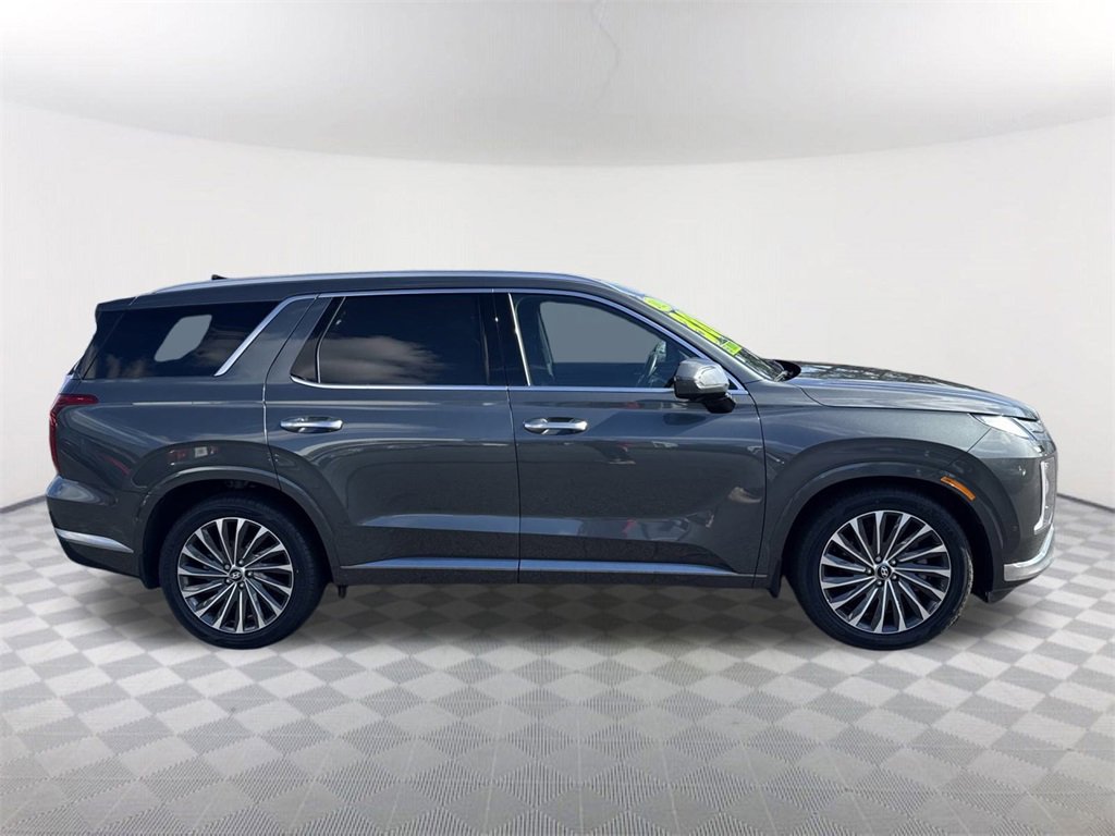 Used 2023 Hyundai Palisade Calligraphy image 4