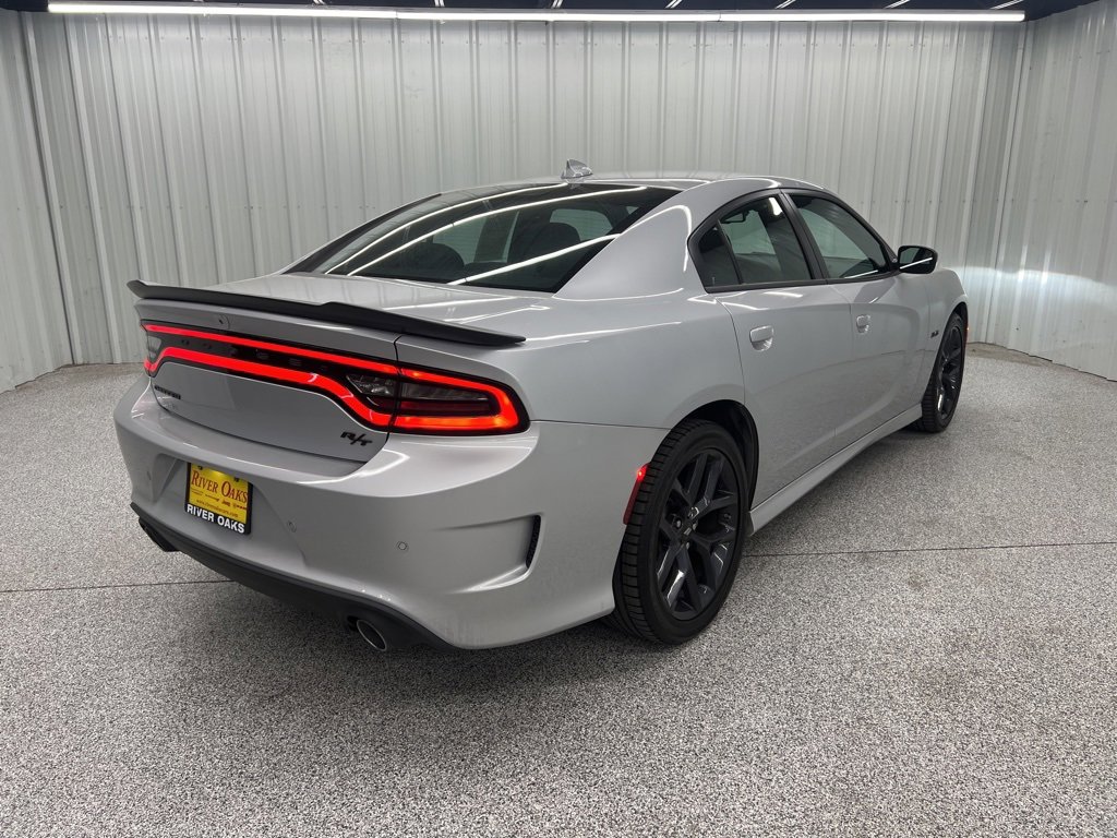Used 2023 Dodge Charger R/T w/ Blacktop Package image 6