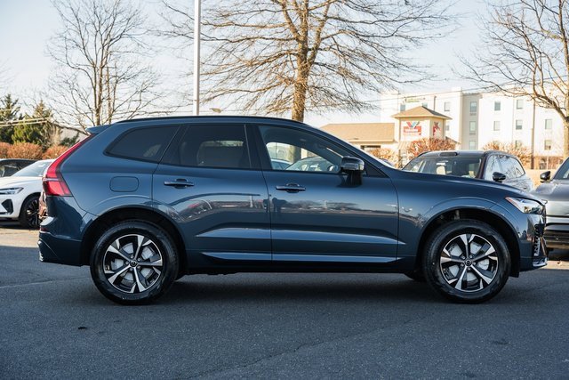 New 2026 Volvo XC60 B5 Core w/ Climate Package image 4