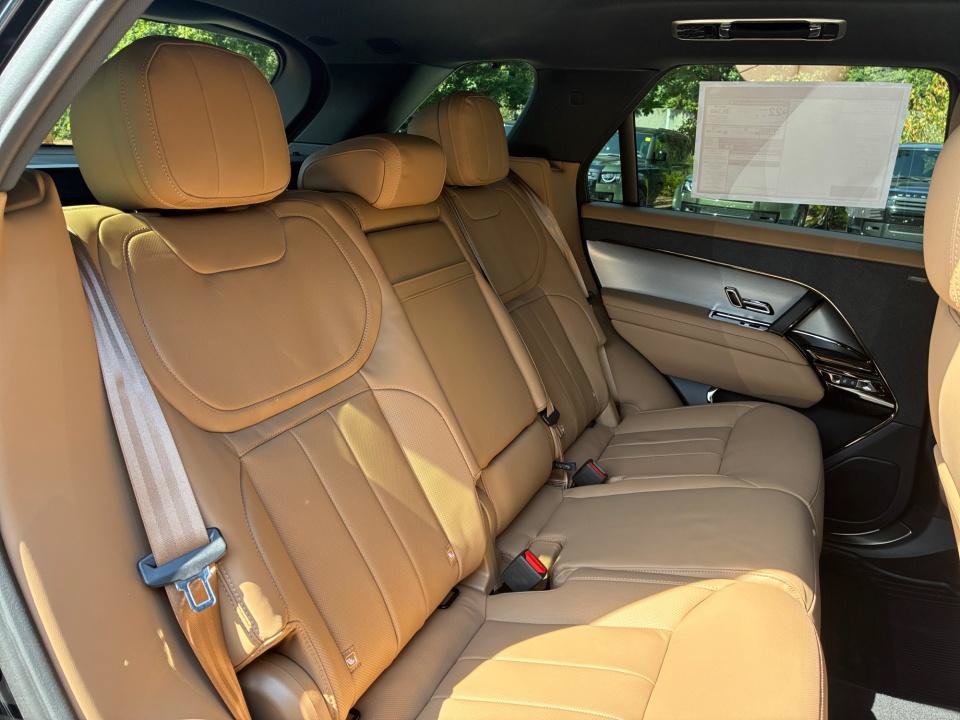 New 2027 Land Rover Range Rover Sport SE AWD/4WD image 29