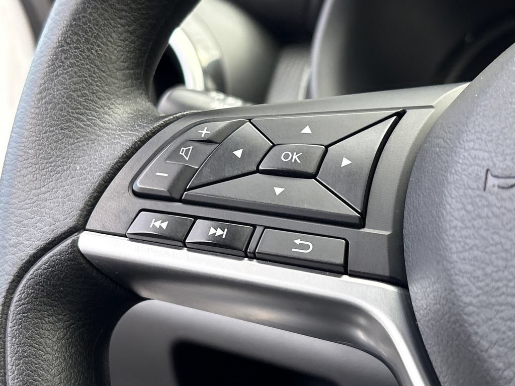 Used 2022 Nissan Kicks SV FWD image 7