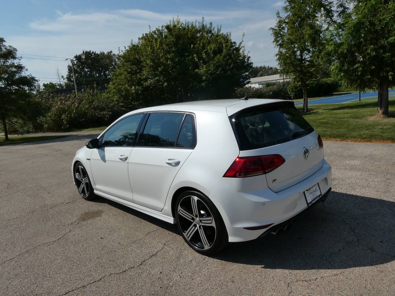 Used 2016 Volkswagen Golf R 4-Door AWD/4WD image 7