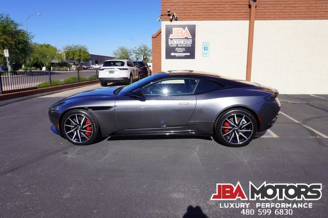 Used 2020 Aston Martin DB11 Coupe image 33