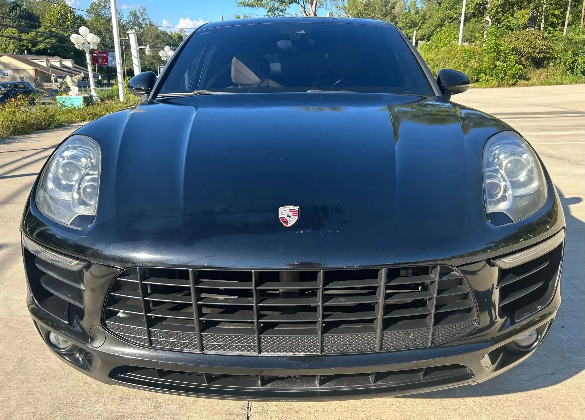 Used 2018 Porsche Macan AWD/4WD image 2