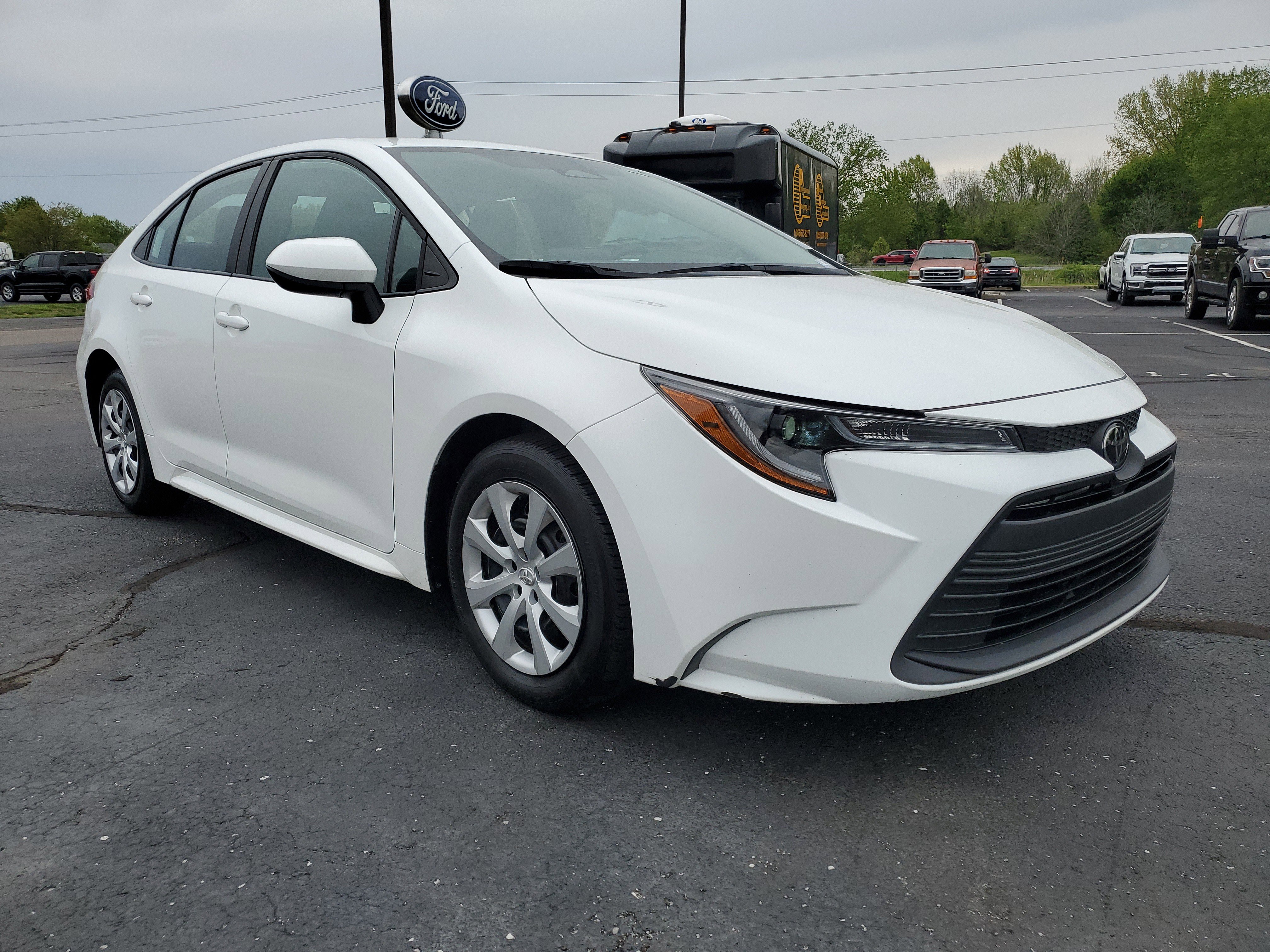 Used 2024 Toyota Corolla LE FWD image 5