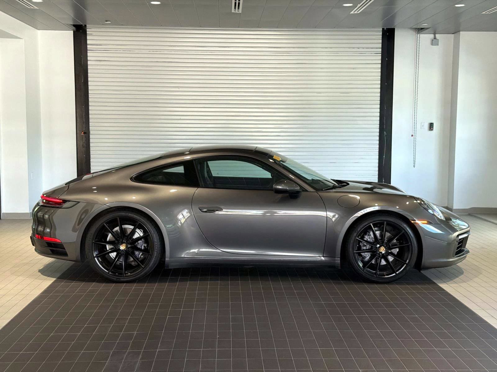 Used 2020 Porsche 911 Carrera RWD image 8