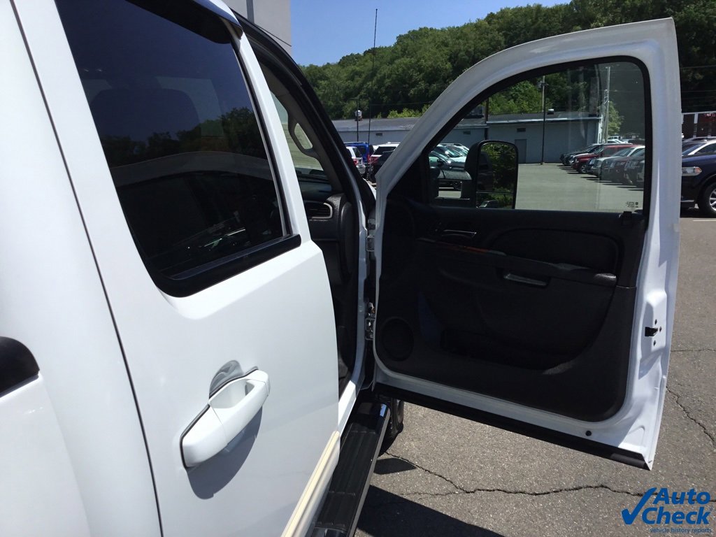 Used 2011 Chevrolet Silverado 3500 LTZ w/ Snow Plow Prep Package image 44