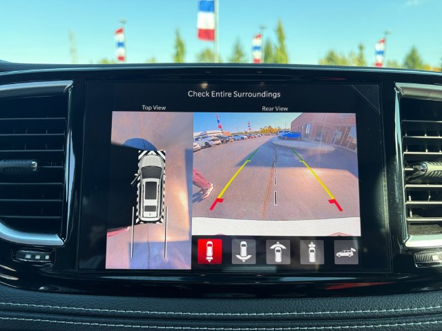 Used 2023 Chrysler Pacifica Limited FWD image 30