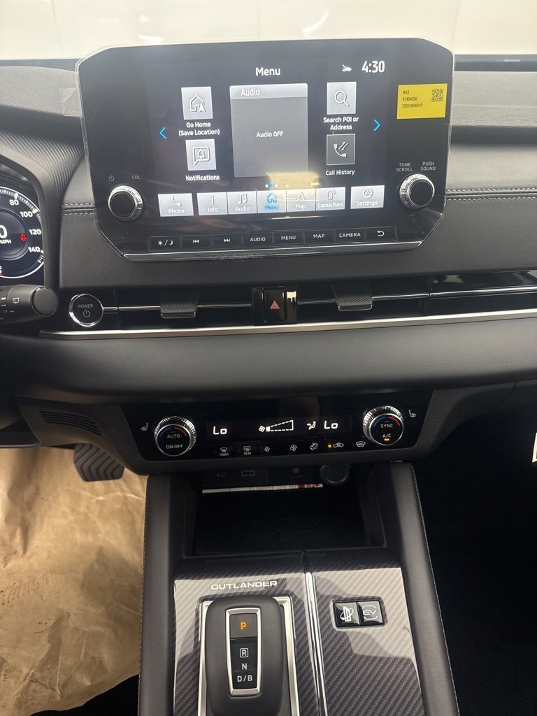 New 2025 Mitsubishi Outlander SE image 21