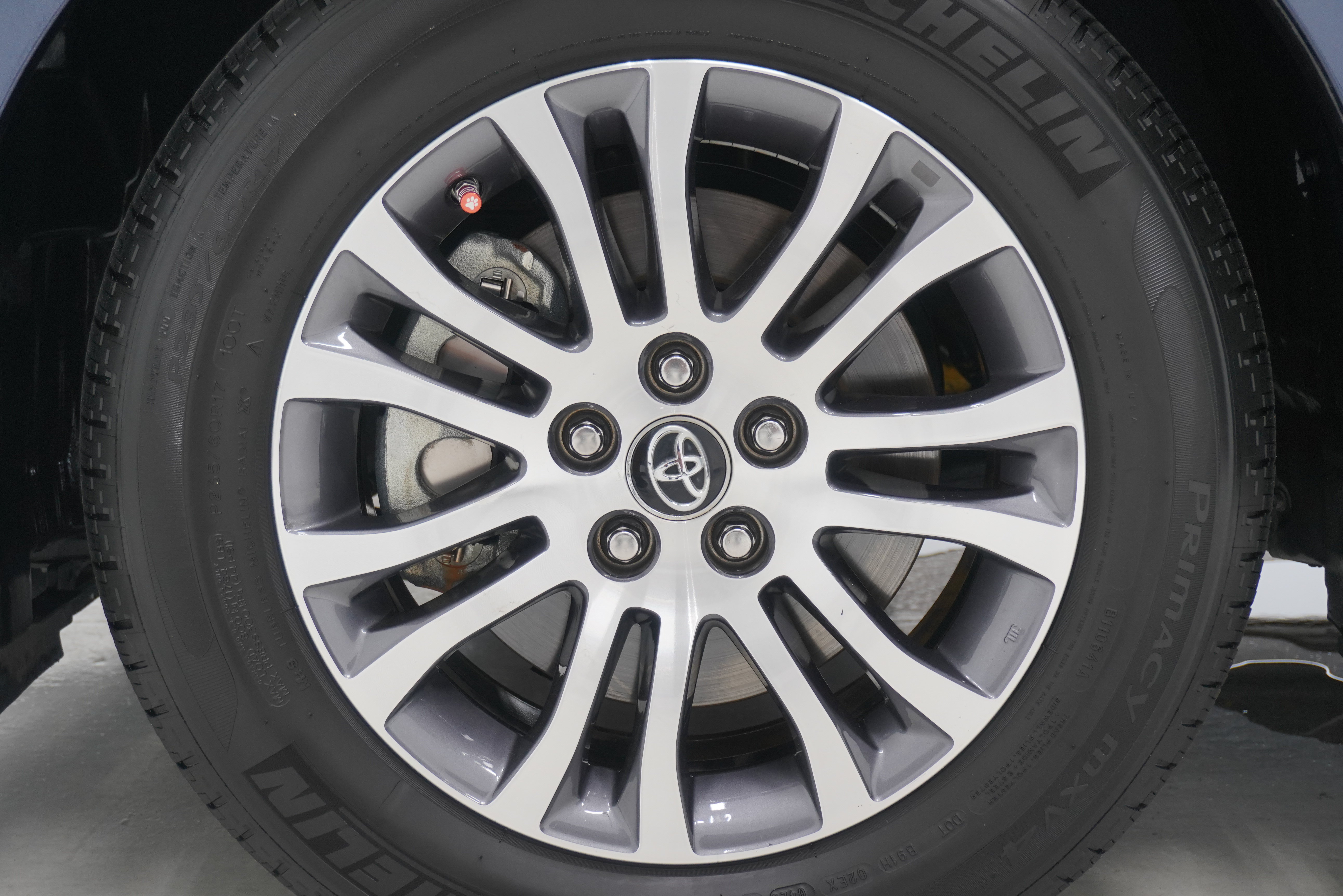 Used 2020 Toyota Sienna XLE w/ XLE Navigation Package FWD image 32