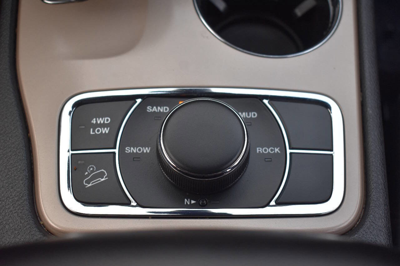 Used 2015 Jeep Grand Cherokee Limited image 33