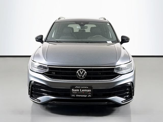 Used 2024 Volkswagen Tiguan SE R-Line AWD/4WD image 2