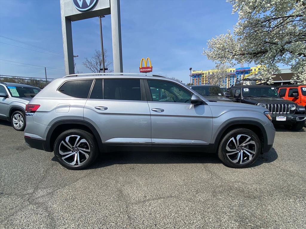 Certified 2023 Volkswagen Atlas SEL AWD/4WD image 2