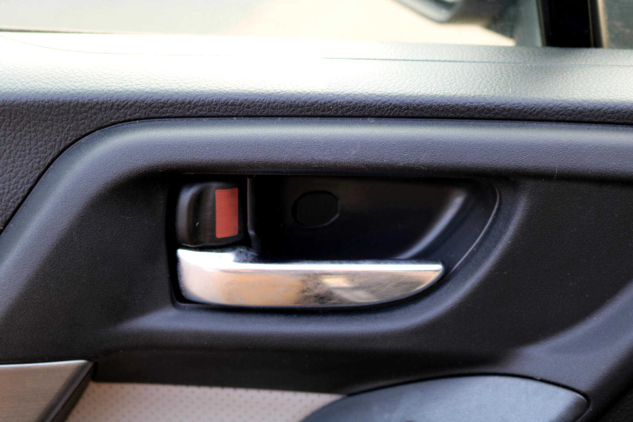 Used 2014 Subaru Forester 2.5i Limited image 11