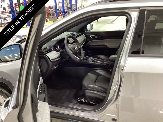 Used 2023 Jeep Compass Latitude w/ Convenience Group AWD/4WD image 10