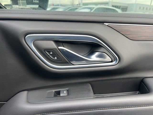 Used 2022 Chevrolet Suburban Z71 image 34