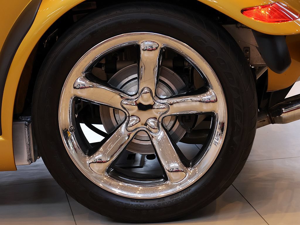 Used 2002 Chrysler Prowler RWD image 29