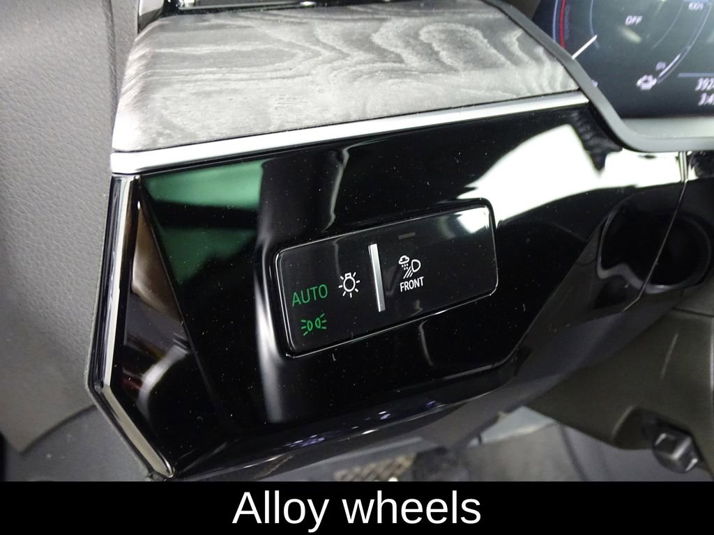 Used 2021 Audi e-tron Premium Plus image 18