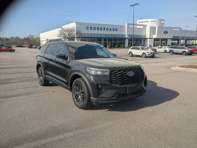 Certified 2025 Ford Explorer ST-Line w/ Premium Package AWD/4WD image 1