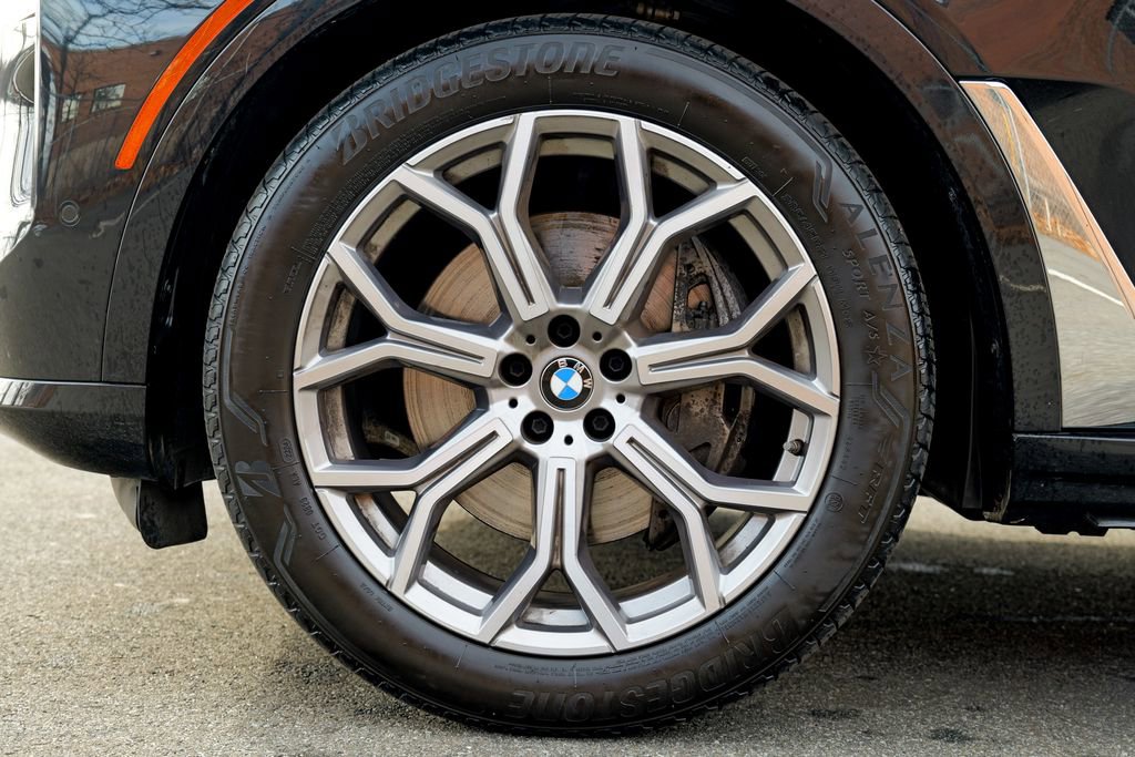 Used 2023 BMW X7 xDrive40i w/ Premium Package image 15