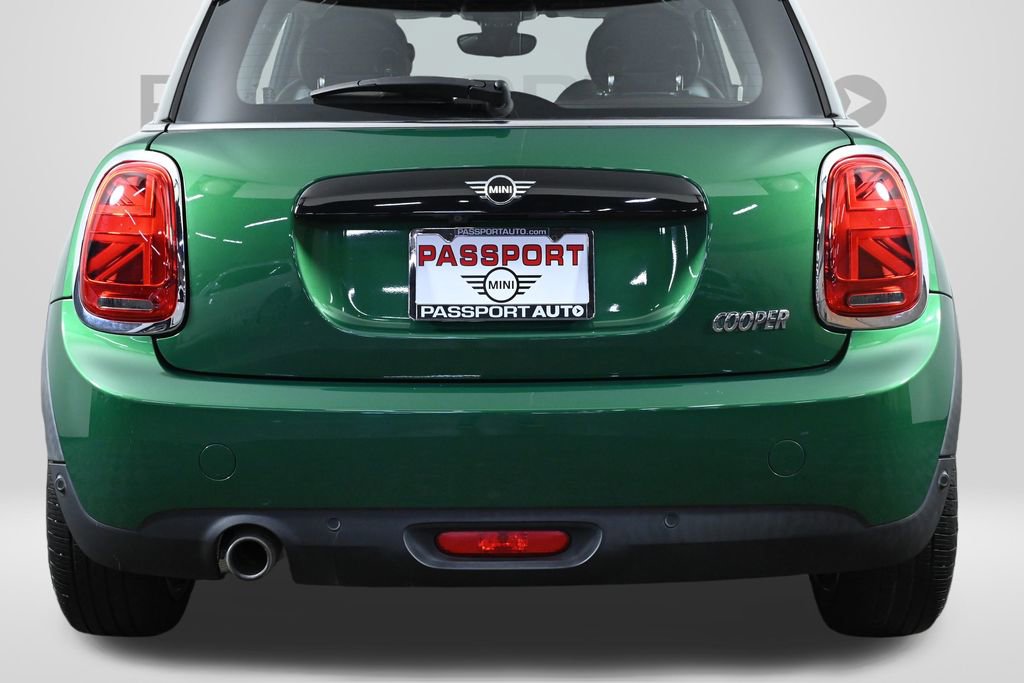 Used 2021 MINI Cooper 2-Door Hardtop image 8