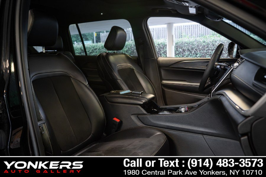 Used 2023 Jeep Grand Cherokee L Laredo AWD/4WD image 39