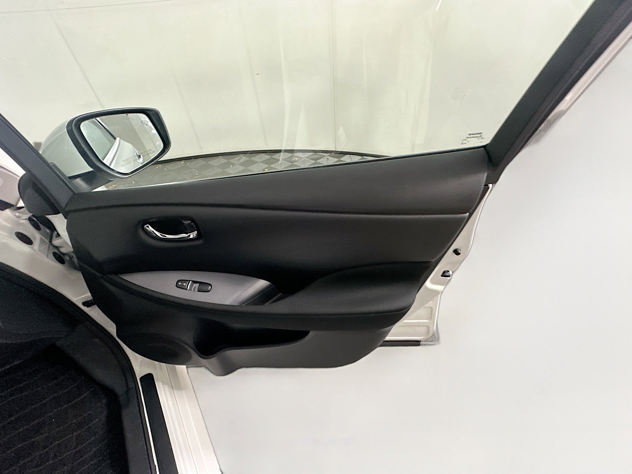 Used 2024 Nissan Leaf S FWD image 30