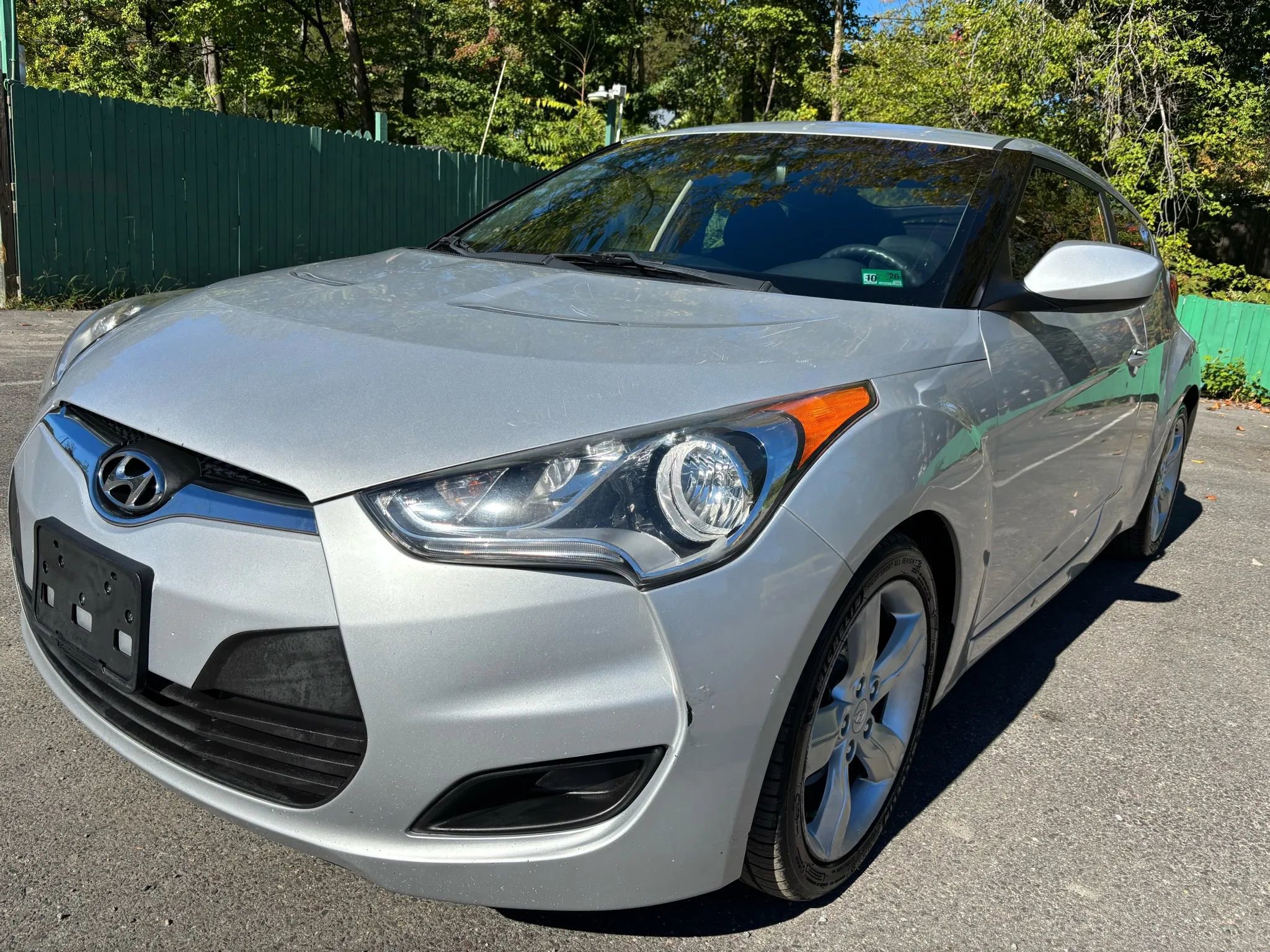 Used 2015 Hyundai Veloster image 1