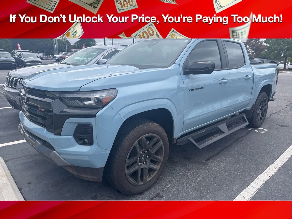 Used 2025 Chevrolet Colorado Z71 w/ Z71 Convenience Package 2