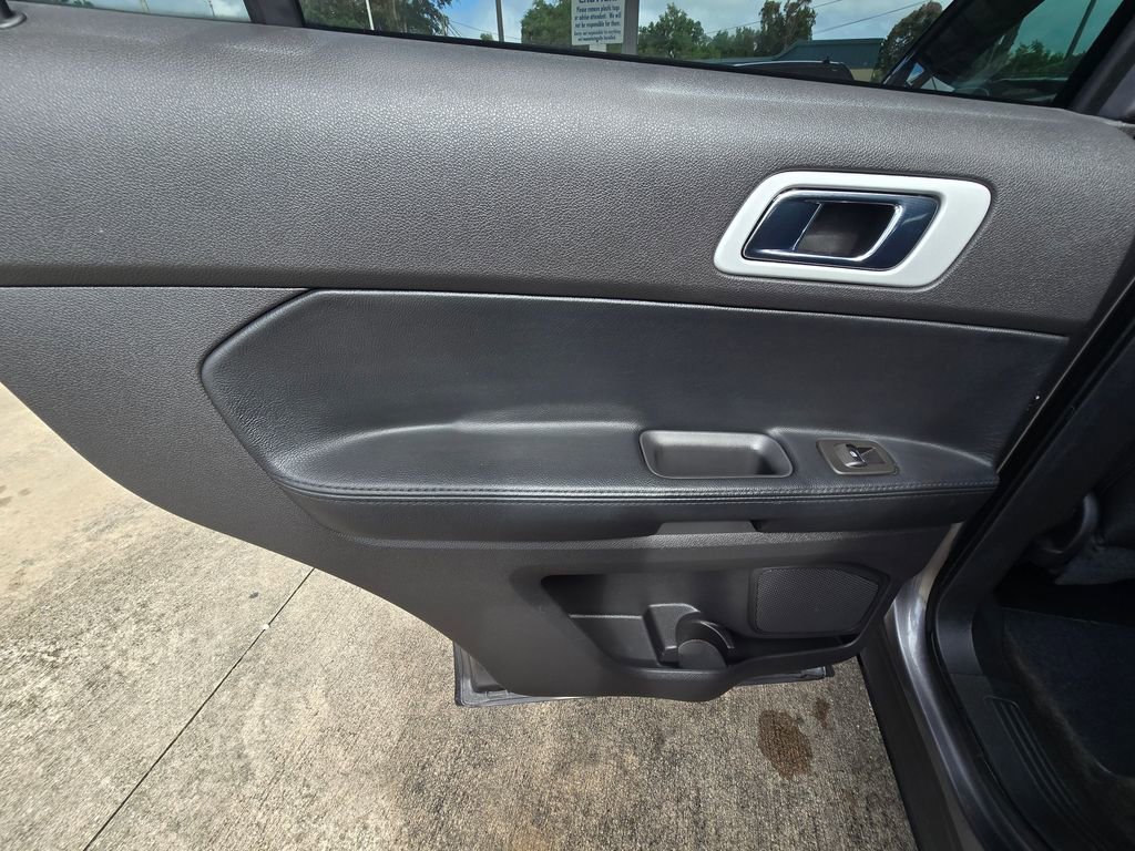 Used 2014 Ford Explorer XLT w/ Equipment Group 201A image 46