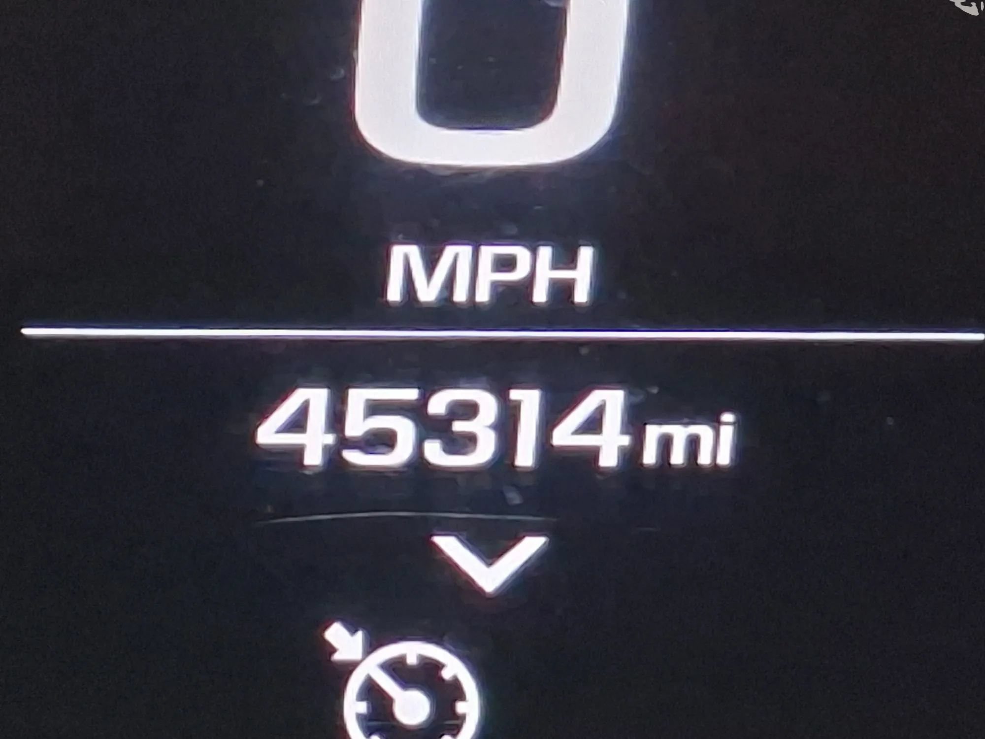 Used 2019 Chevrolet Camaro ZL1 RWD image 16