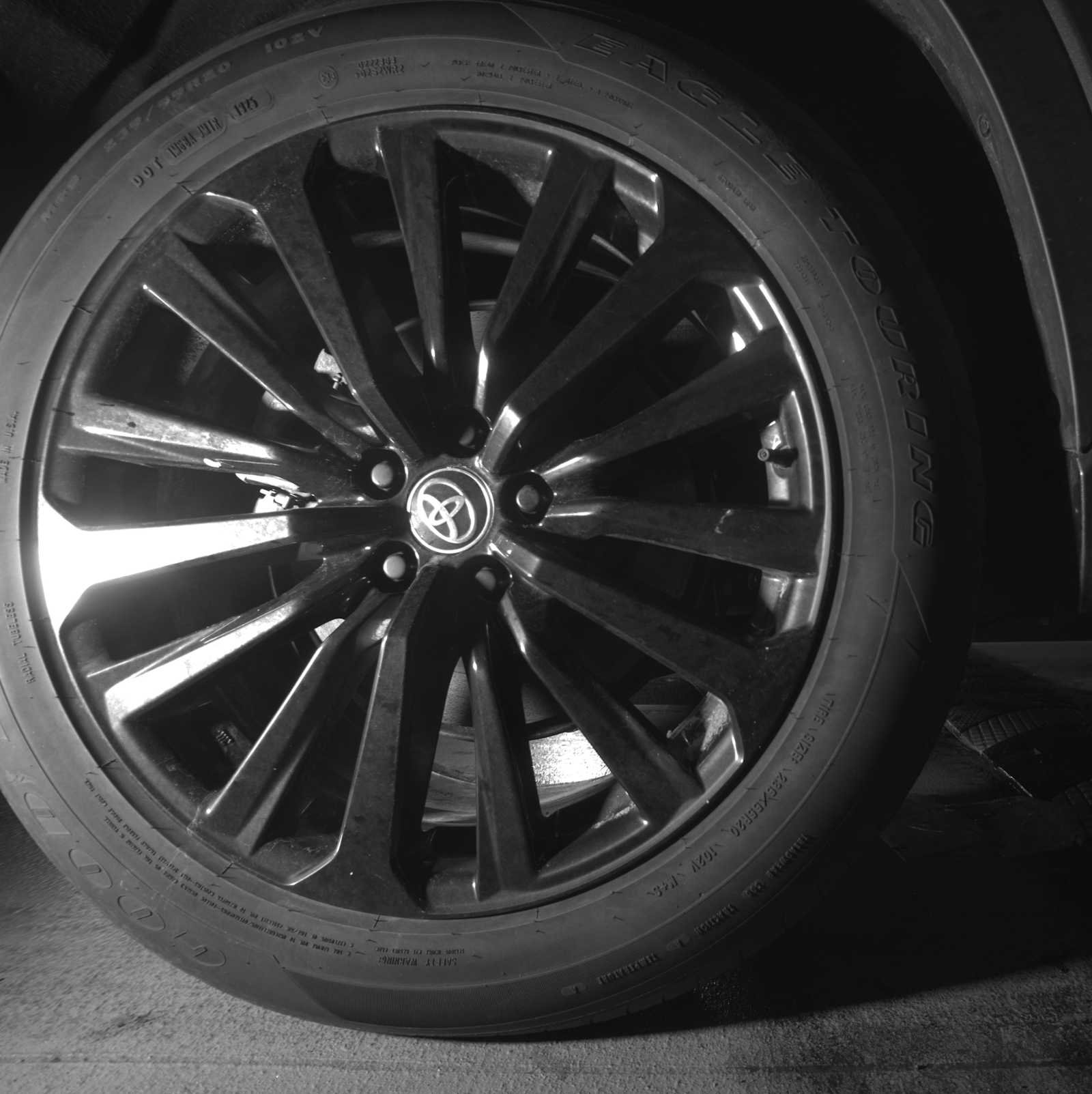 Certified 2025 Toyota Highlander XSE image 10