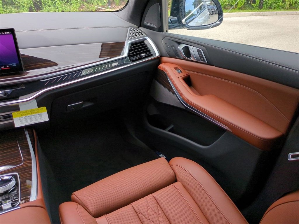 New 2026 BMW X7 M60i image 15