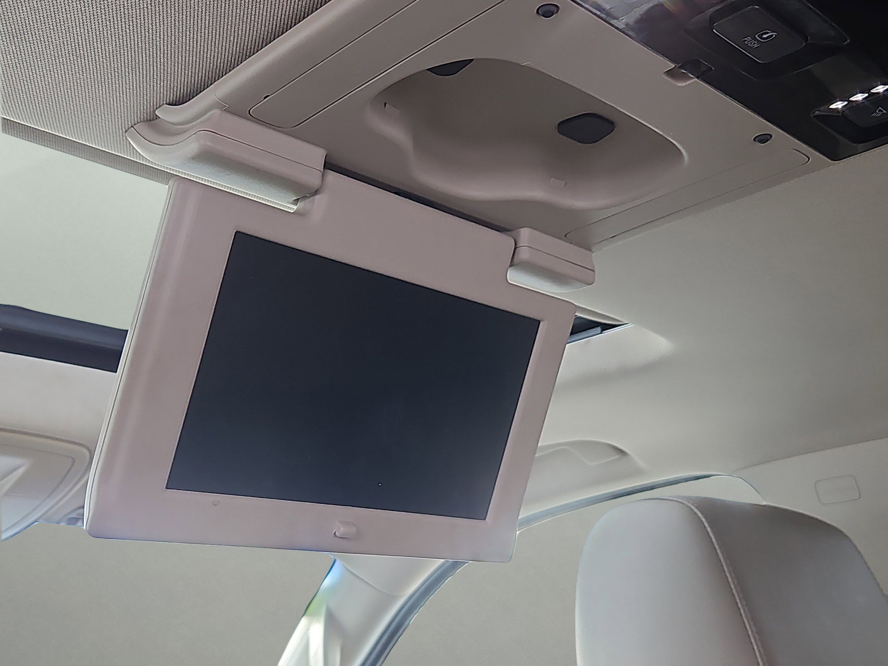 Used 2017 Chevrolet Tahoe LT image 17