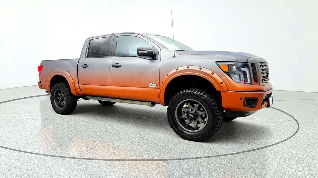 Used 2019 Nissan Titan SV w/ SV Convenience Package AWD/4WD image 3