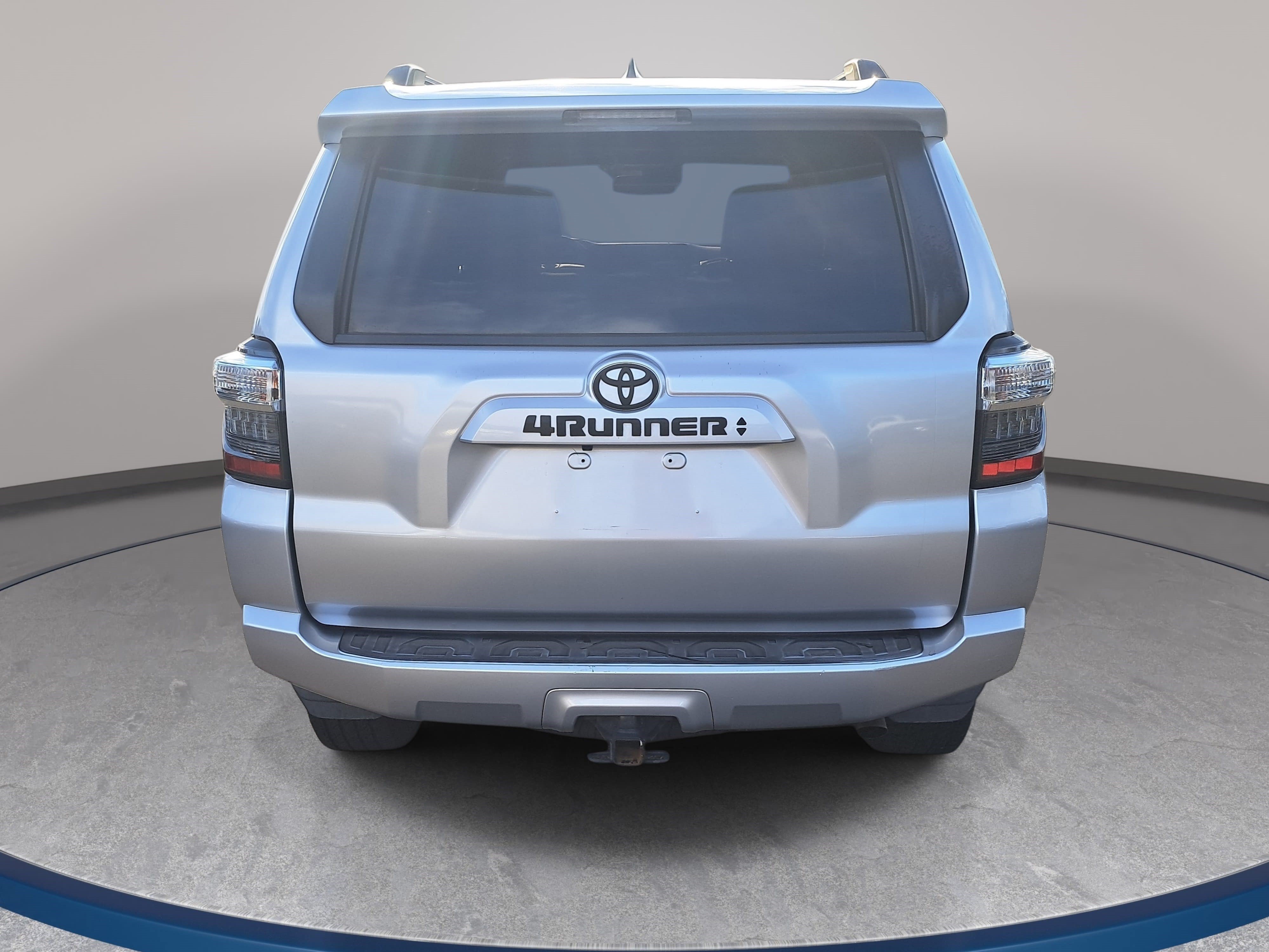 Used 2020 Toyota 4Runner SR5 Premium w/ Moonroof Package RWD image 6