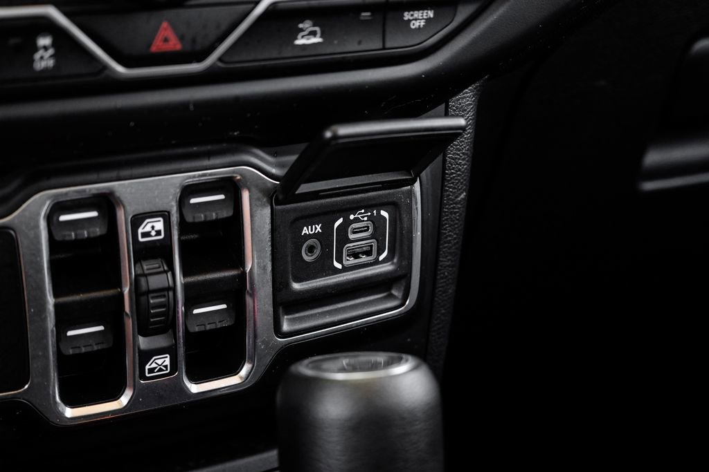 Used 2022 Jeep Wrangler Unlimited Sport image 35