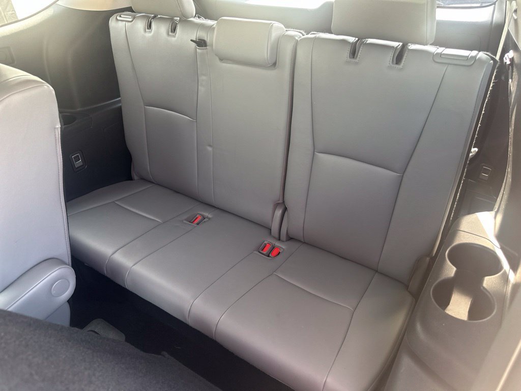 Used 2021 Toyota Highlander XLE FWD image 32