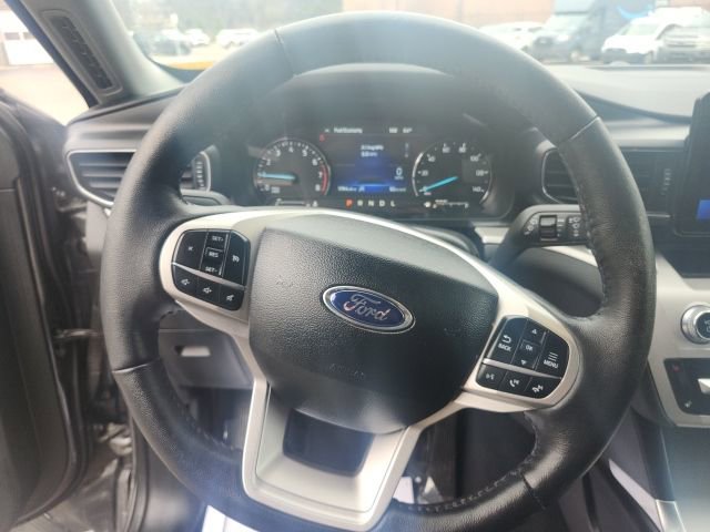 Used 2024 Ford Explorer XLT w/ Equipment Group 202A image 27