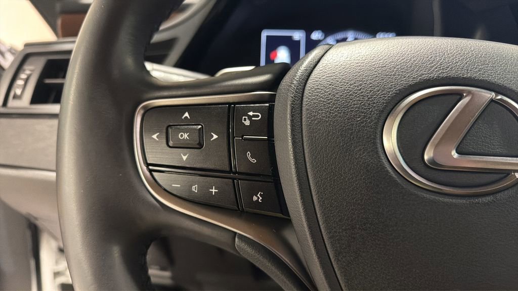 Certified 2024 Lexus ES 350 w/ Premium Package image 24