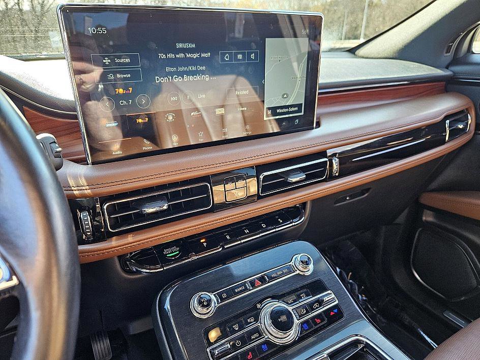 Used 2023 Lincoln Nautilus Reserve w/ Equipment Group 201A image 20